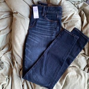 Brand new, American Eagle, hi-rise jegging size 8